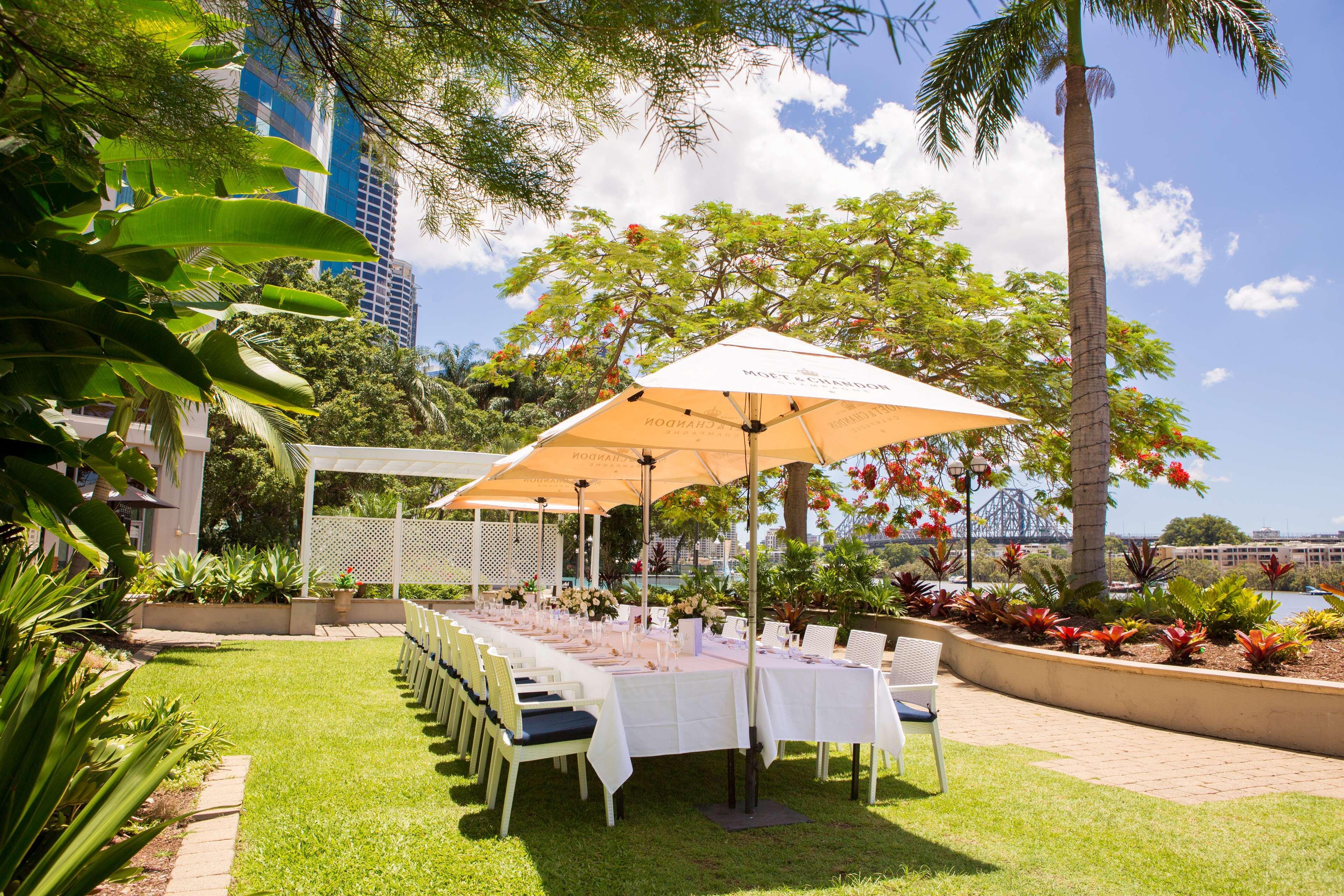 Stamford Plaza Brisbane Exterior foto The River Garden