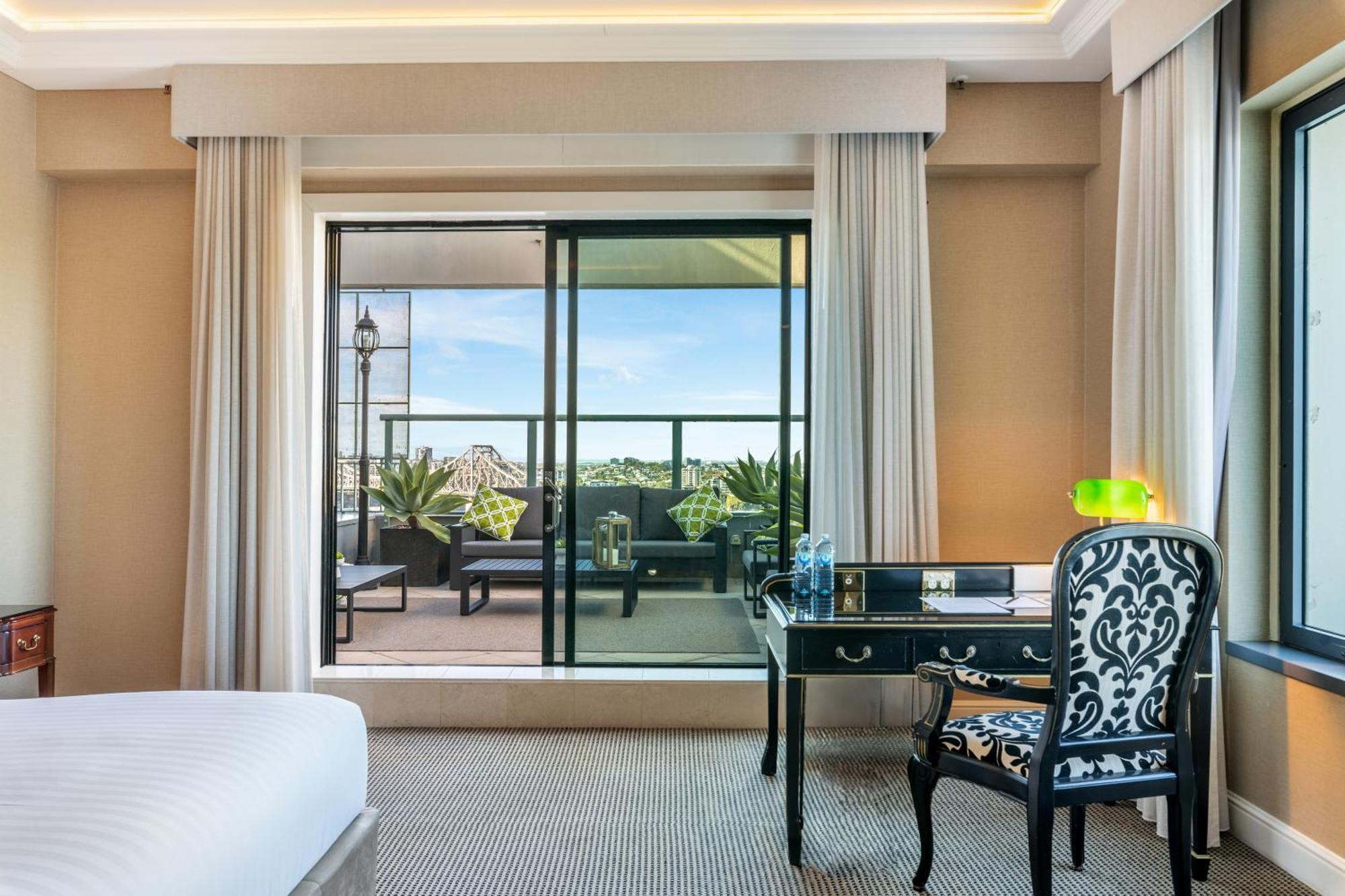 Stamford Plaza Brisbane Exterior foto A room at the hotel