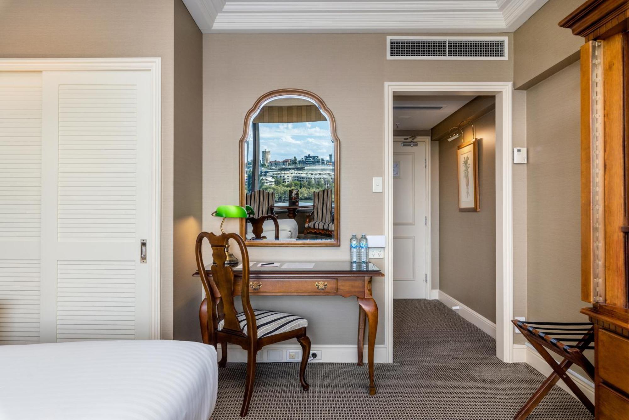 Stamford Plaza Brisbane Exterior foto A room at the hotel